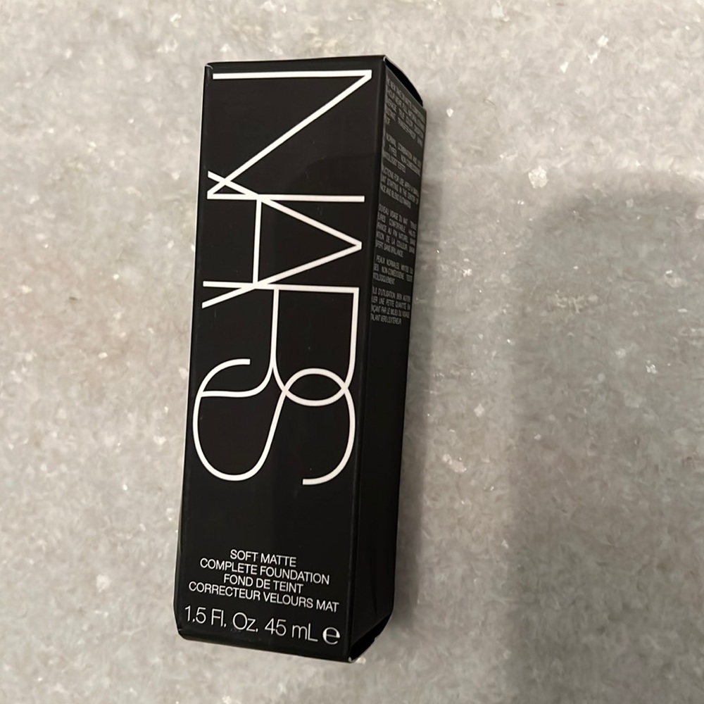 Nars.   foundation